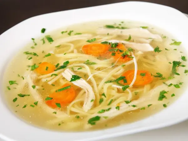  Supă de legume cu tăiței