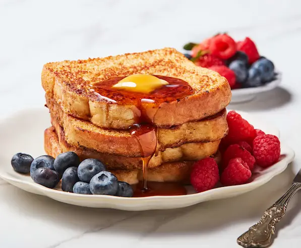 French Toast cu scorțișoară și fructe
