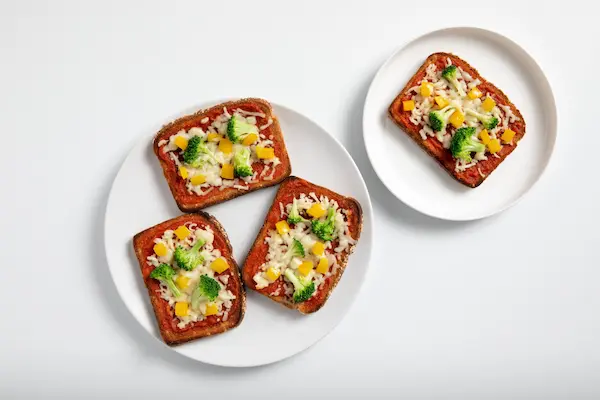 Pizza toast cu legume